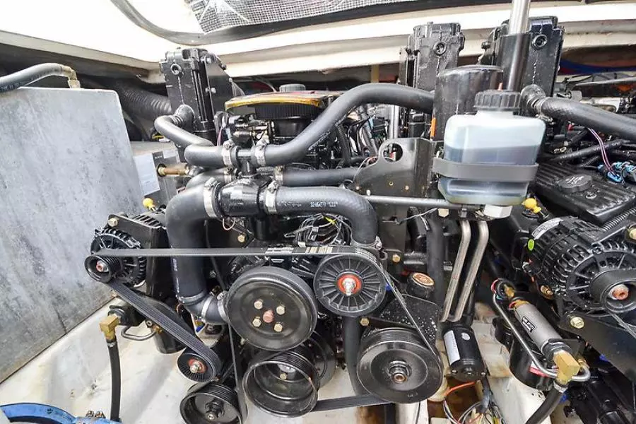 2006 Sea Ray 300 Sundancer-9-2.jpg