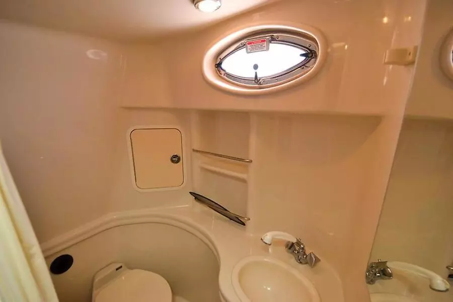 2006 Sea Ray 300 Sundancer-49-2.jpg