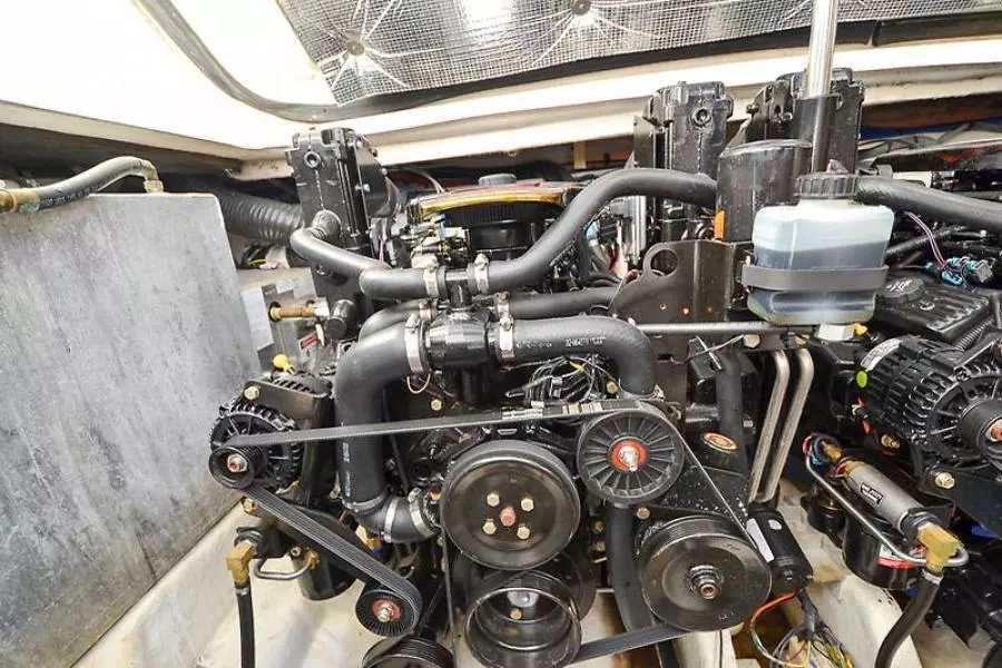 2006 Sea Ray 300 Sundancer-10-2.jpg