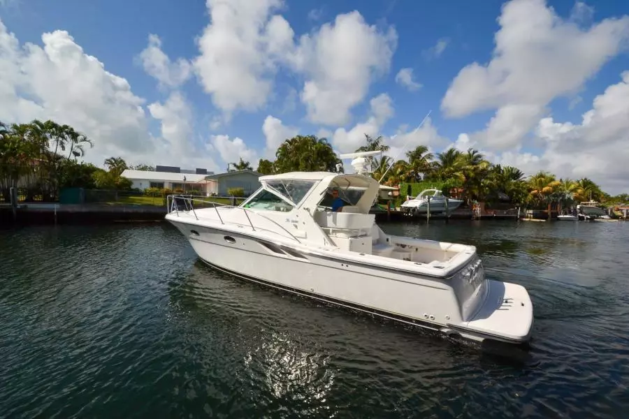 2001 Tiara Yachts 3500 Open