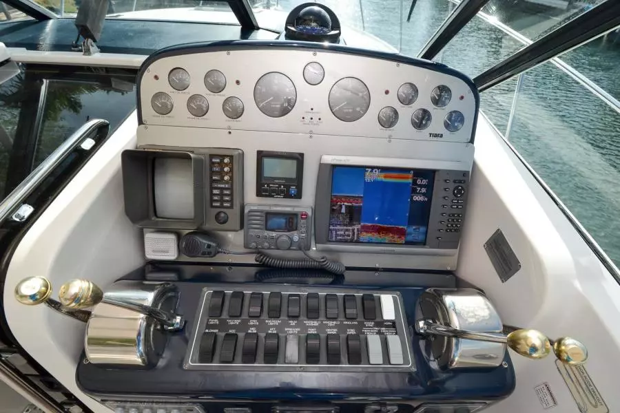 2001 Tiara Yachts 3500 Open