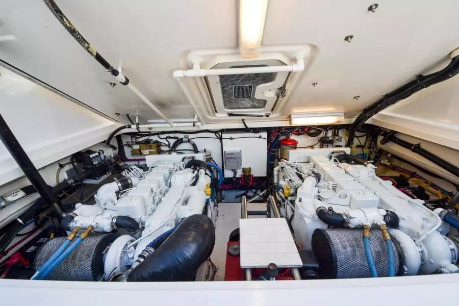 2001 Tiara Yachts 3500 Open