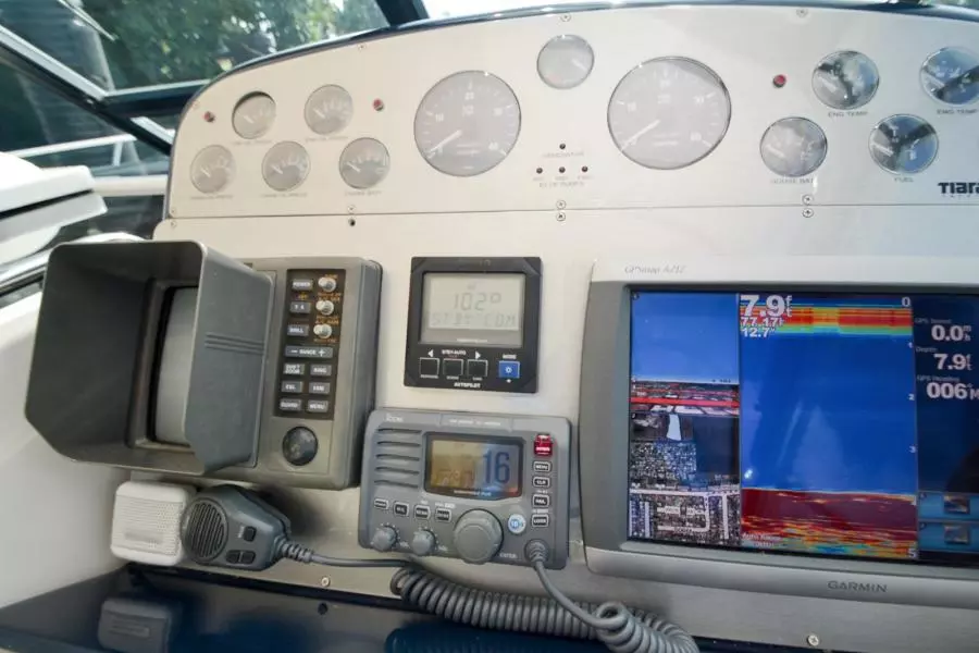 2001 Tiara Yachts 3500 Open