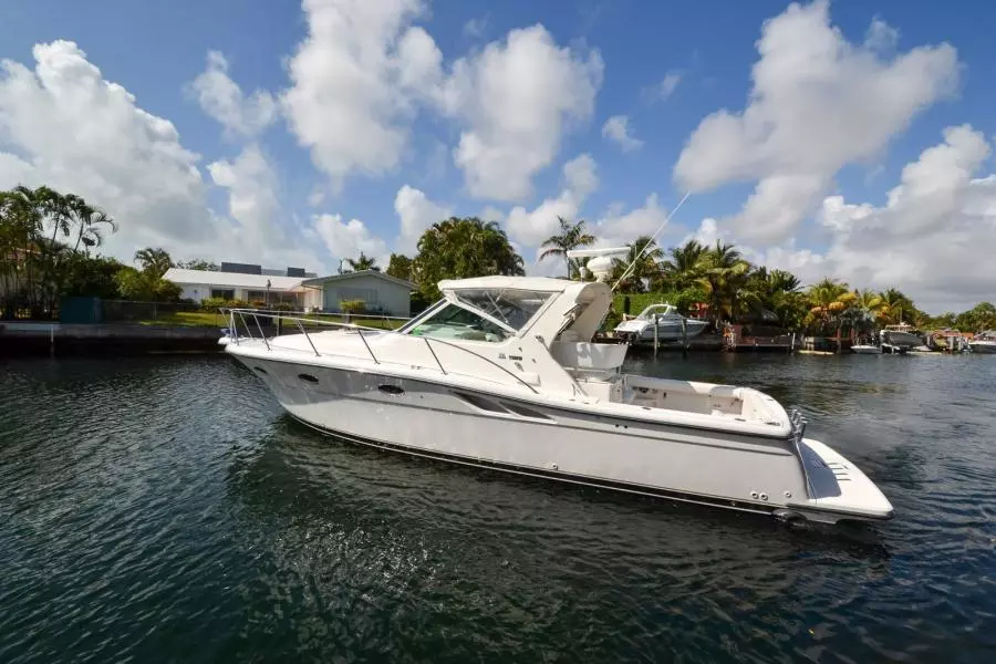2001 Tiara Yachts 3500 Open