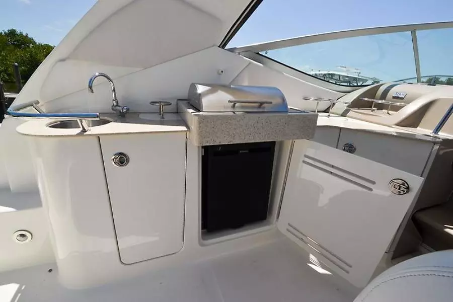 2009 Sea Ray 310-330 Sundancer-34.jpg