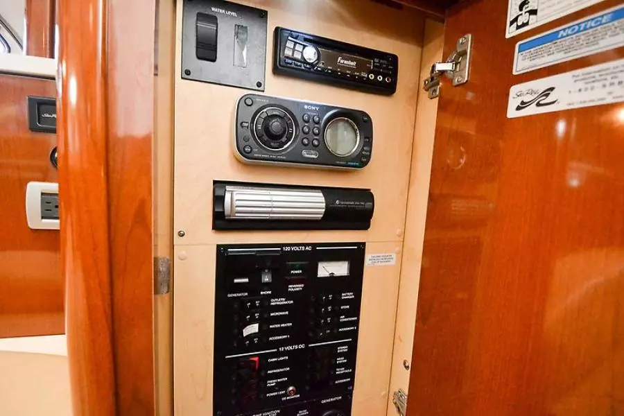 2009 Sea Ray 310-330 Sundancer-47.jpg