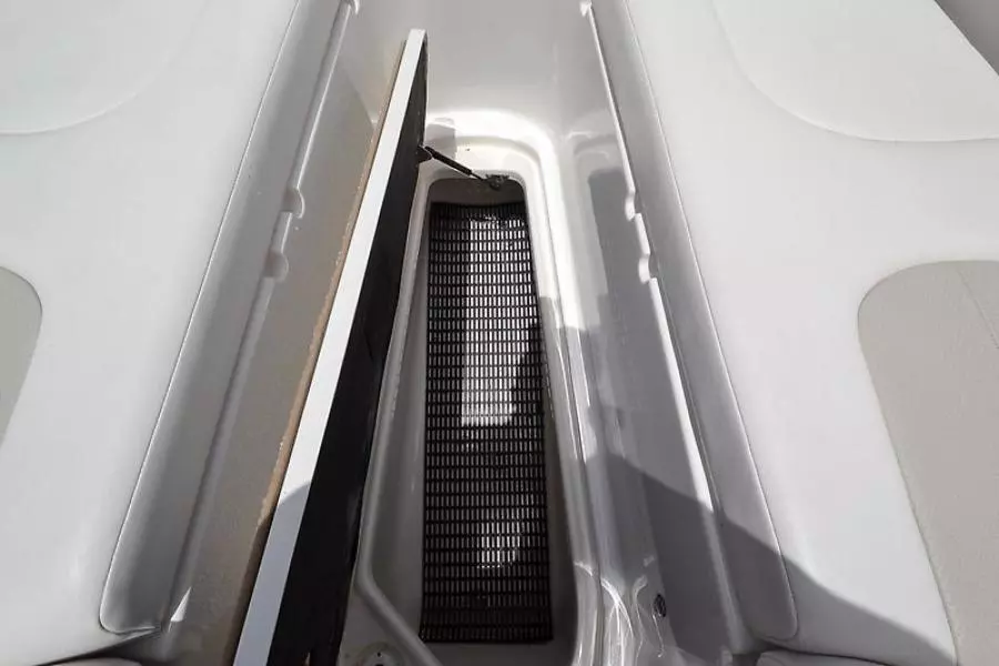 2009 Chaparral 276 SSX-45.jpg