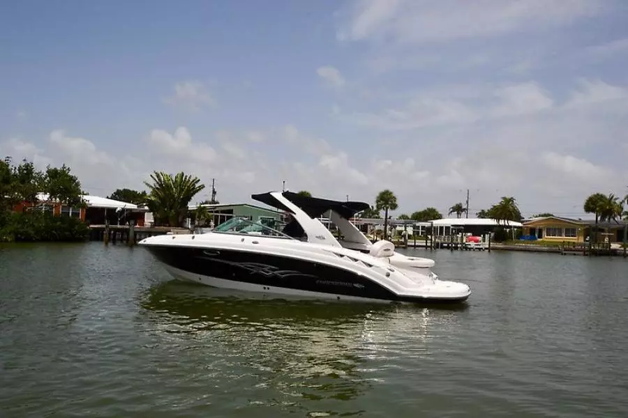 2009 Chaparral 276 SSX-8.jpg