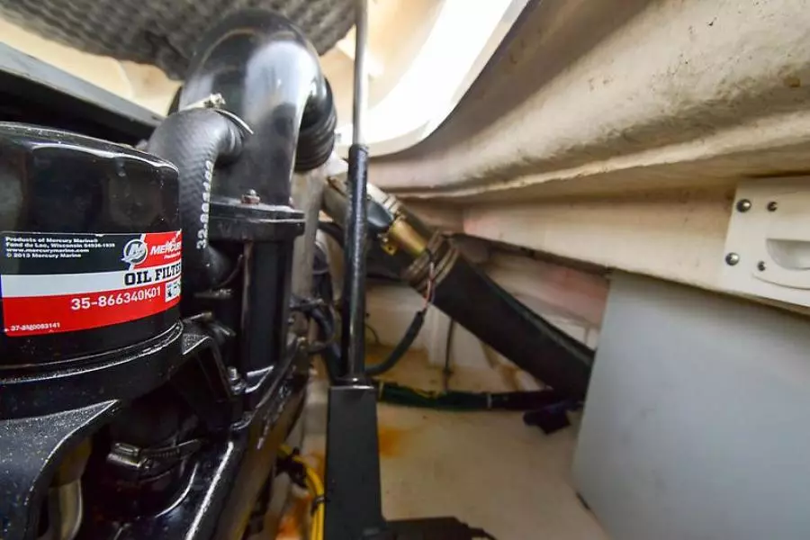 2009 Chaparral 276 SSX-35.jpg