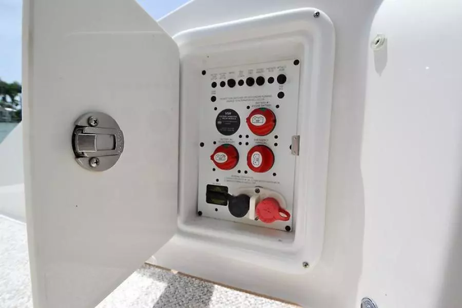 2009 Chaparral 276 SSX-38.jpg