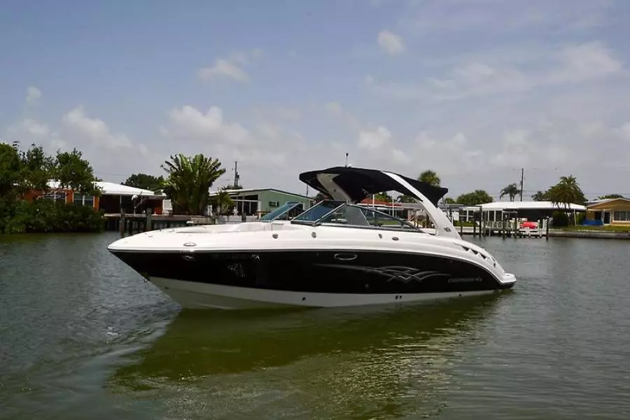 2009 Chaparral 276 SSX-2.jpg