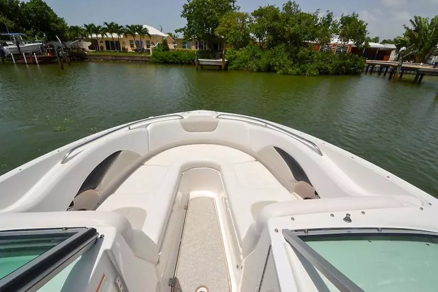 2009 Chaparral 276 SSX-16.jpg