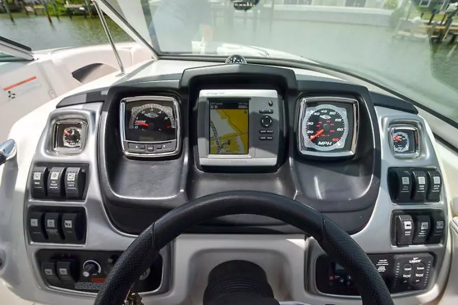 2009 Chaparral 276 SSX-26.jpg