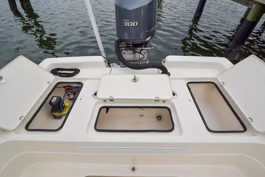 2016 Shearwater 25 LTZ-30.jpg