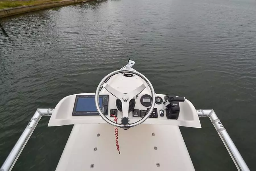2016 Shearwater 25 LTZ-3.jpg