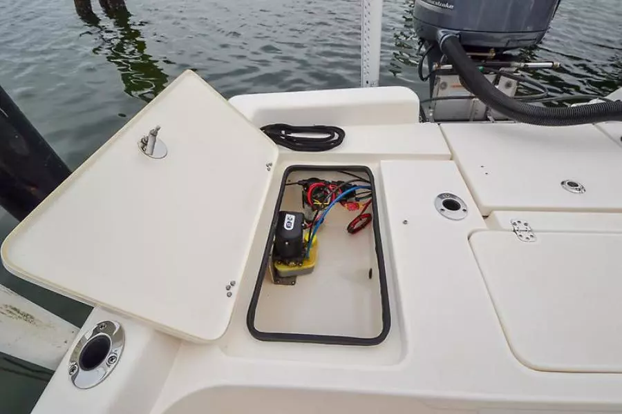 2016 Shearwater 25 LTZ-28.jpg