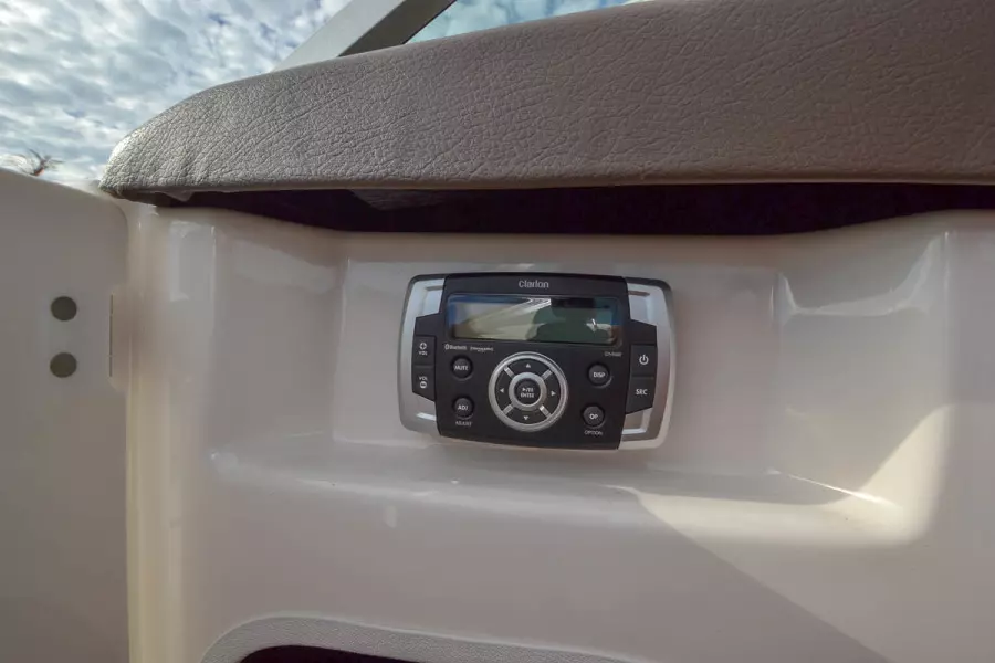 2016 Chaparral 246 SSi-30.jpg