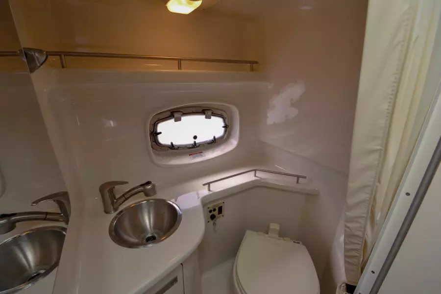 2009 Sea Ray 270 Sundancer-24.jpg