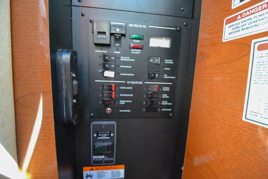 2009 Sea Ray 270 Sundancer-29.jpg