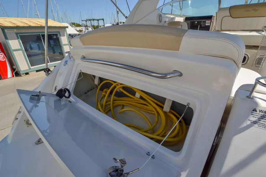 2009 Sea Ray 270 Sundancer-6.jpg