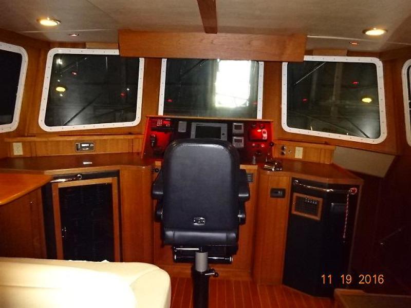 2005 American Tug 41 Pilothouse