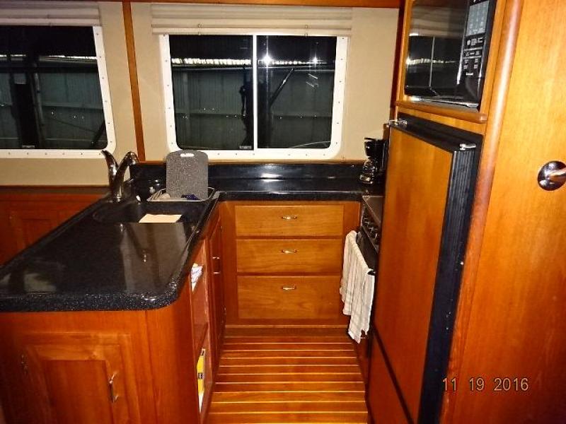 2005 American Tug 41 Pilothouse