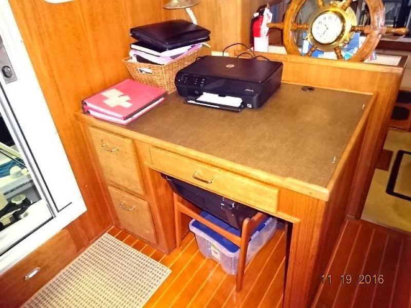 2005 American Tug 41 Pilothouse