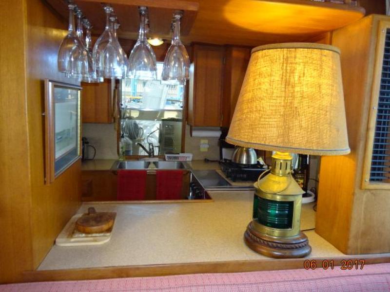 1982 DeFever Offshore Cruiser