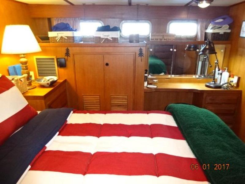 1982 DeFever Offshore Cruiser