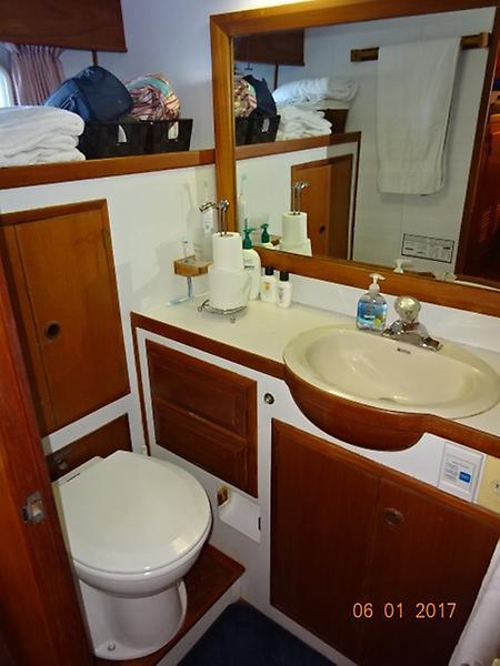 1982 DeFever Offshore Cruiser
