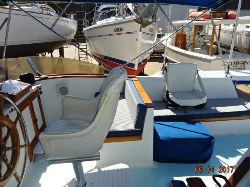 1982 DeFever Offshore Cruiser