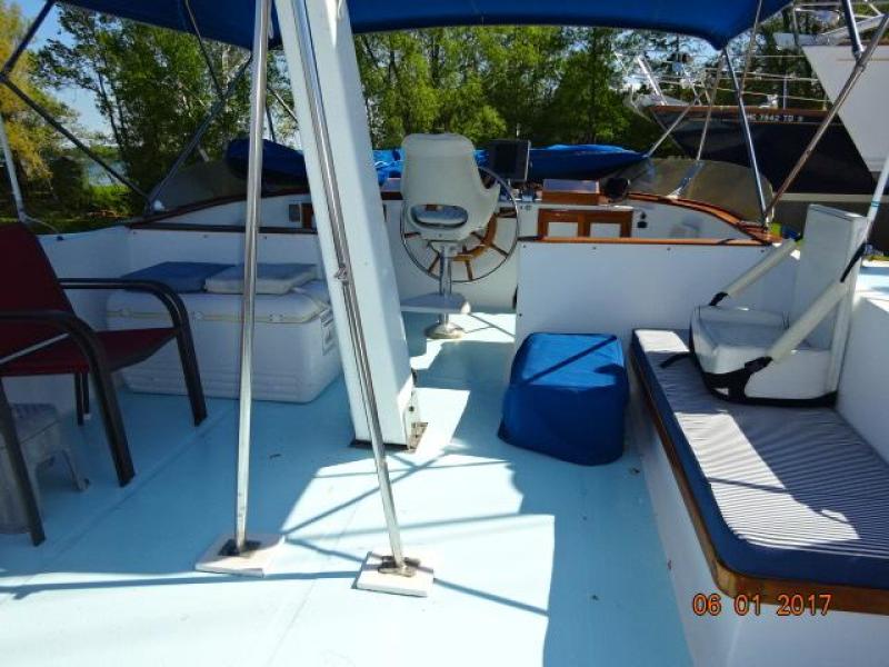 1982 DeFever Offshore Cruiser