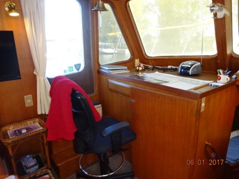 1982 DeFever Offshore Cruiser