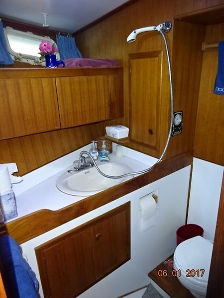 1982 DeFever Offshore Cruiser