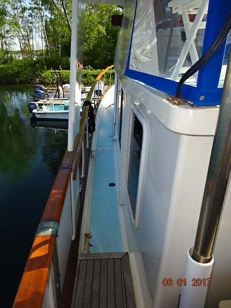 1982 DeFever Offshore Cruiser