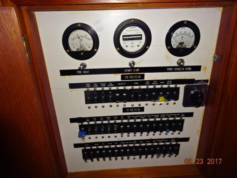 1982 DeFever Offshore Cruiser
