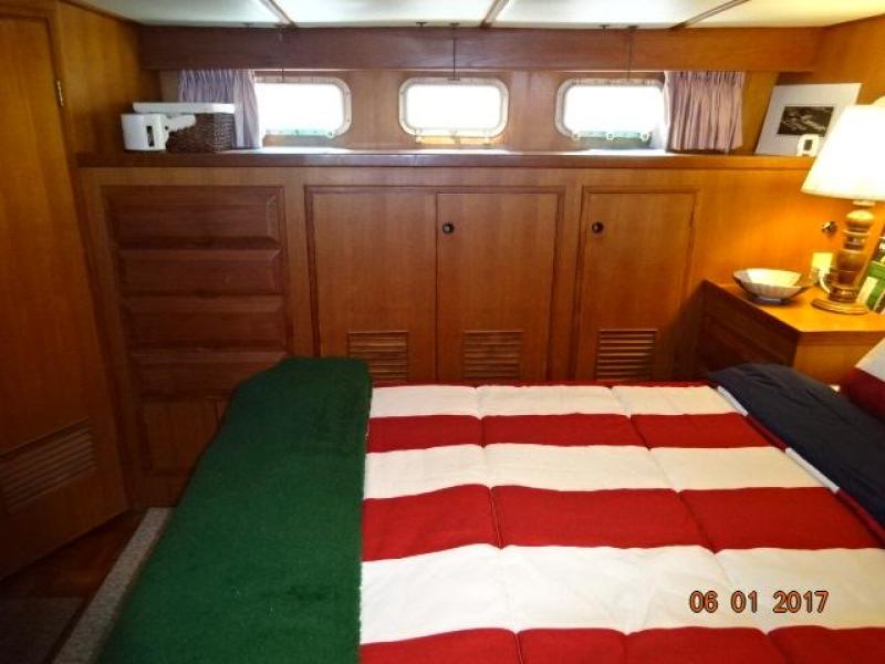 1982 DeFever Offshore Cruiser
