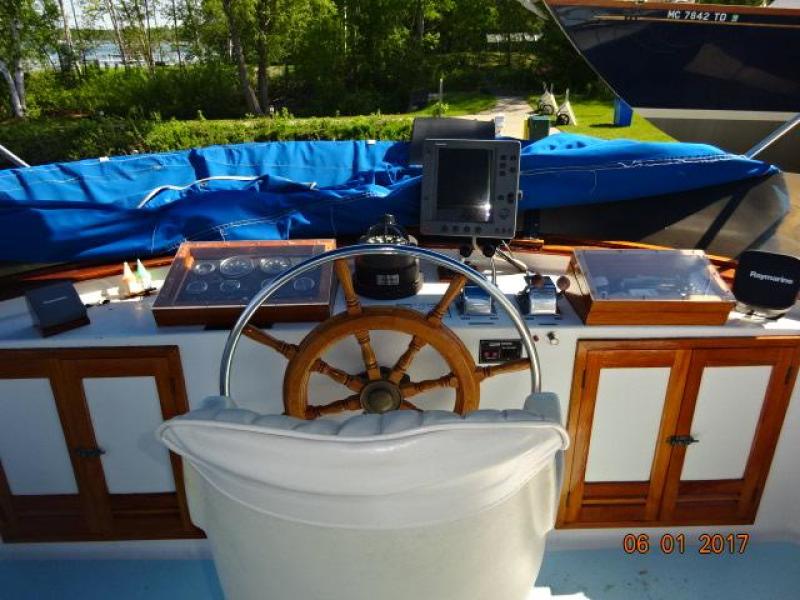1982 DeFever Offshore Cruiser