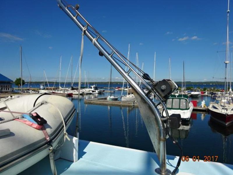 1982 DeFever Offshore Cruiser