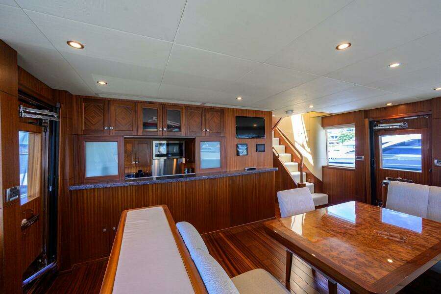 CLAYPEN 90ft Ocean Alexander Yacht For Sale