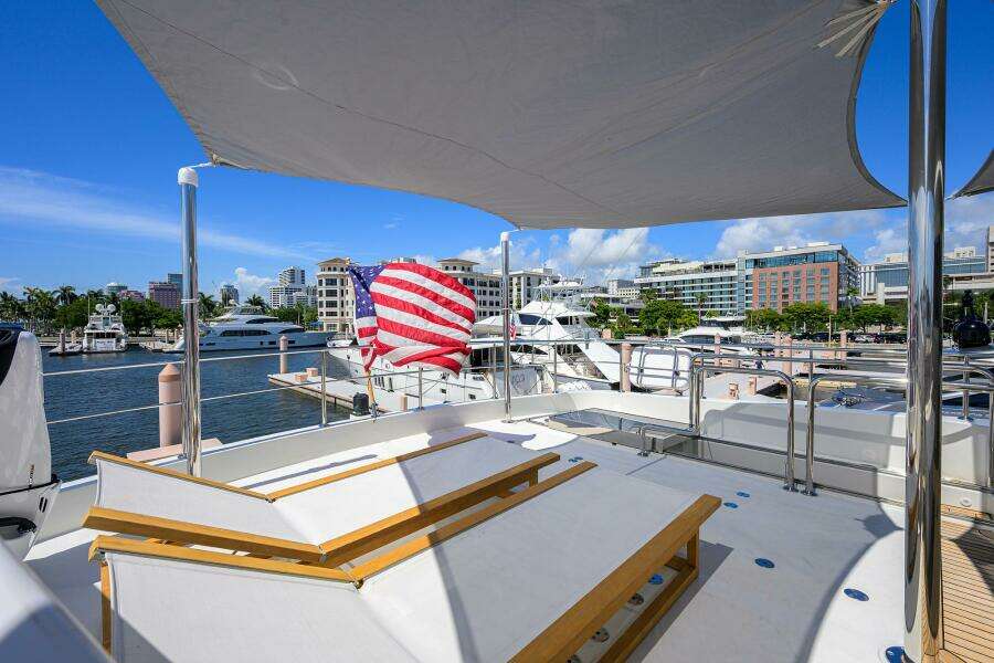 CLAYPEN 90ft Ocean Alexander Yacht For Sale