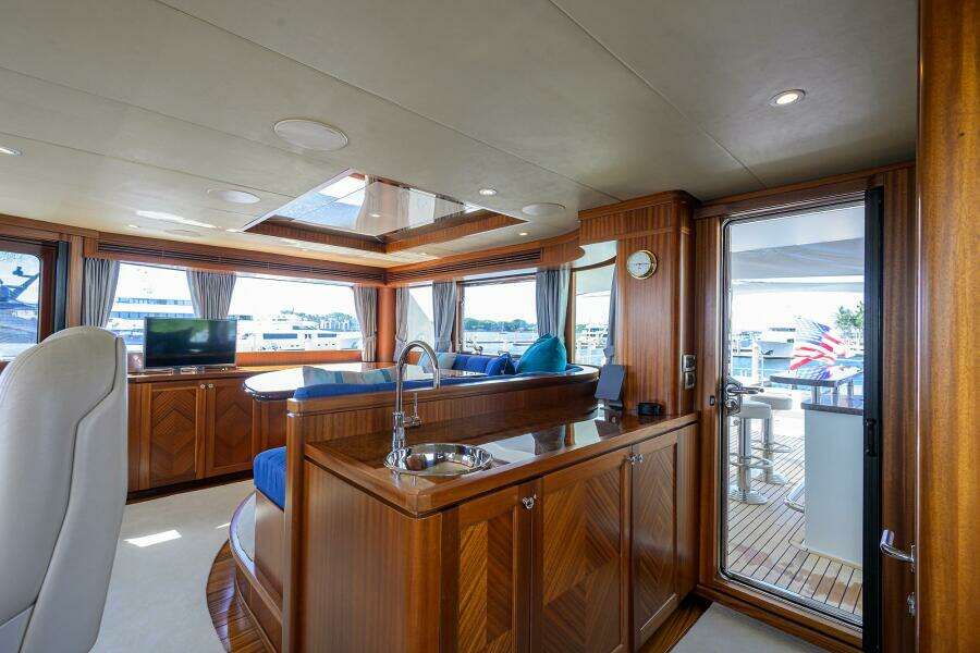 CLAYPEN 90ft Ocean Alexander Yacht For Sale