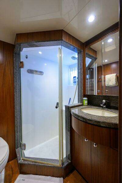 CLAYPEN 90ft Ocean Alexander Yacht For Sale