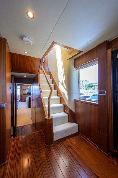 CLAYPEN 90ft Ocean Alexander Yacht For Sale