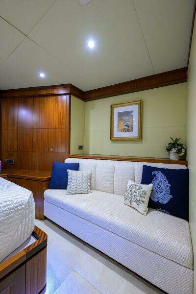 CLAYPEN 90ft Ocean Alexander Yacht For Sale