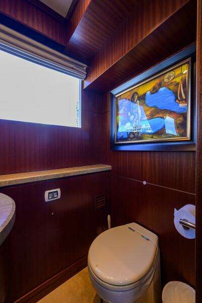 CLAYPEN 90ft Ocean Alexander Yacht For Sale