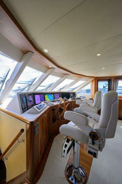 CLAYPEN 90ft Ocean Alexander Yacht For Sale