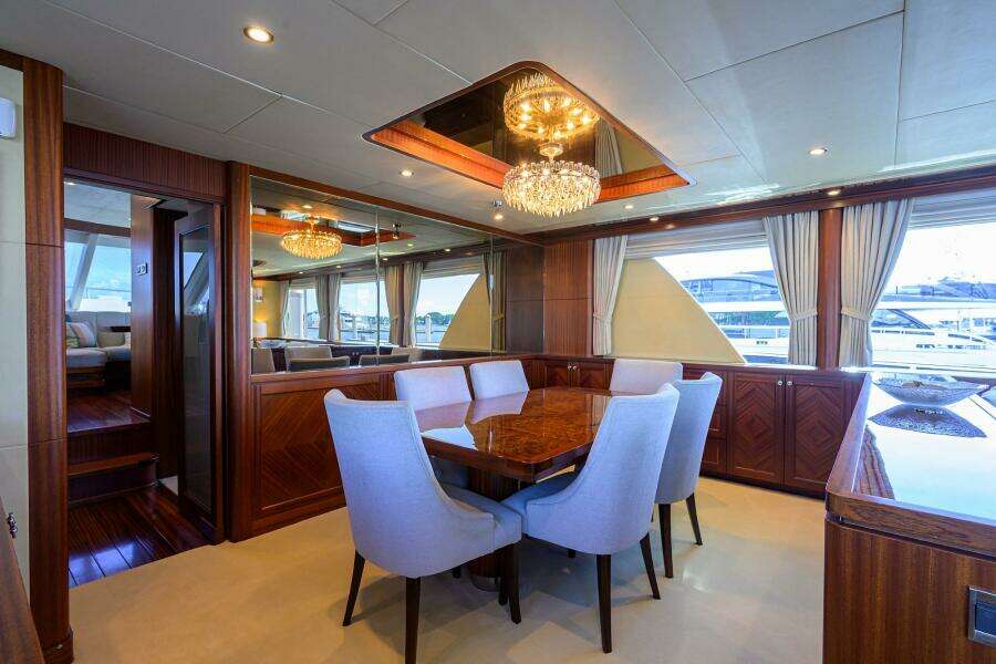 CLAYPEN 90ft Ocean Alexander Yacht For Sale