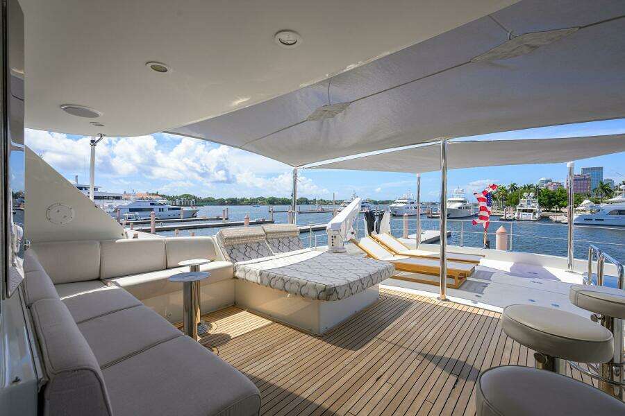 CLAYPEN 90ft Ocean Alexander Yacht For Sale