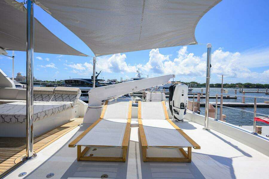 CLAYPEN 90ft Ocean Alexander Yacht For Sale